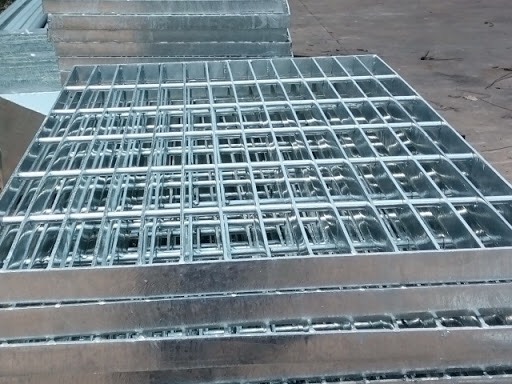 Tấm sàn grating - giao hàng toàn quốc