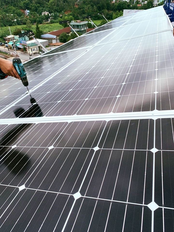 Tấm pin năng lượng mặt trời Recom 360 Wp
