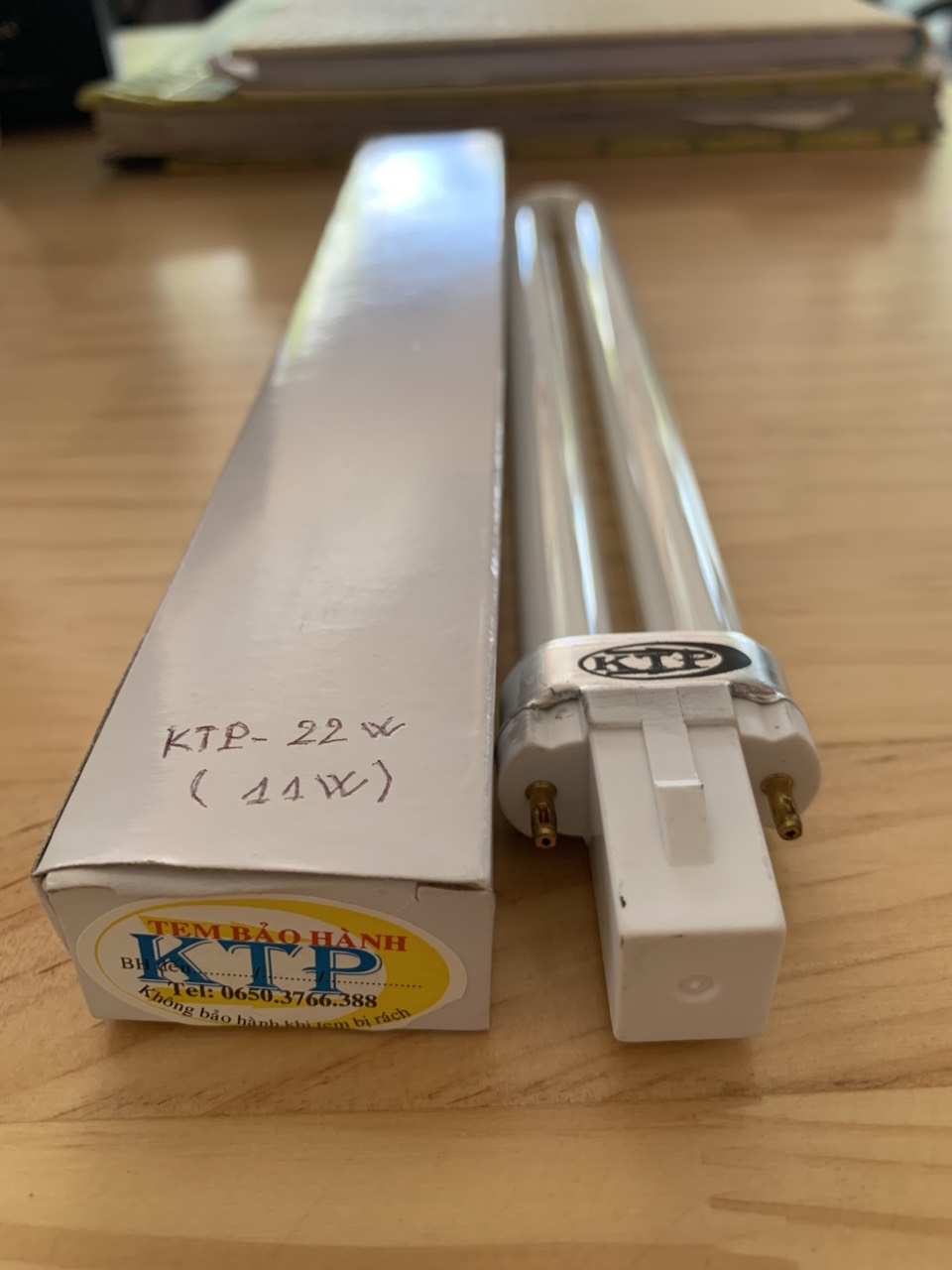 Bóng đèn thu hút côn trùng 11W dùng cho đèn KTP-22W