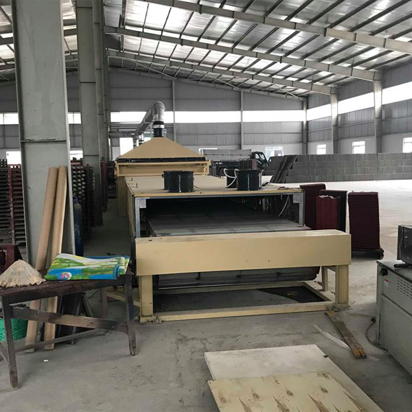 Dây chuyền máy sơn ngói xi măng 15M