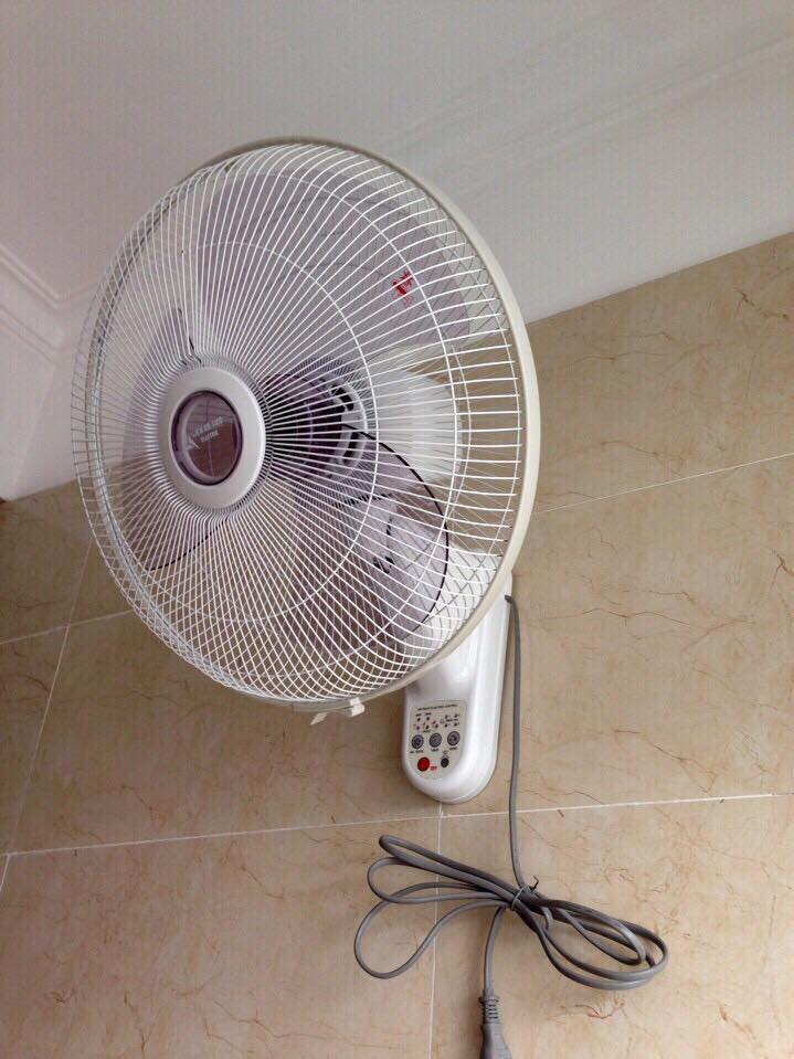 Quạt treo tường điều khiển từ xa TĐK-400