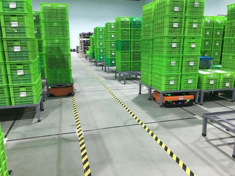 Xe AGV vận chuyển hàng tự động