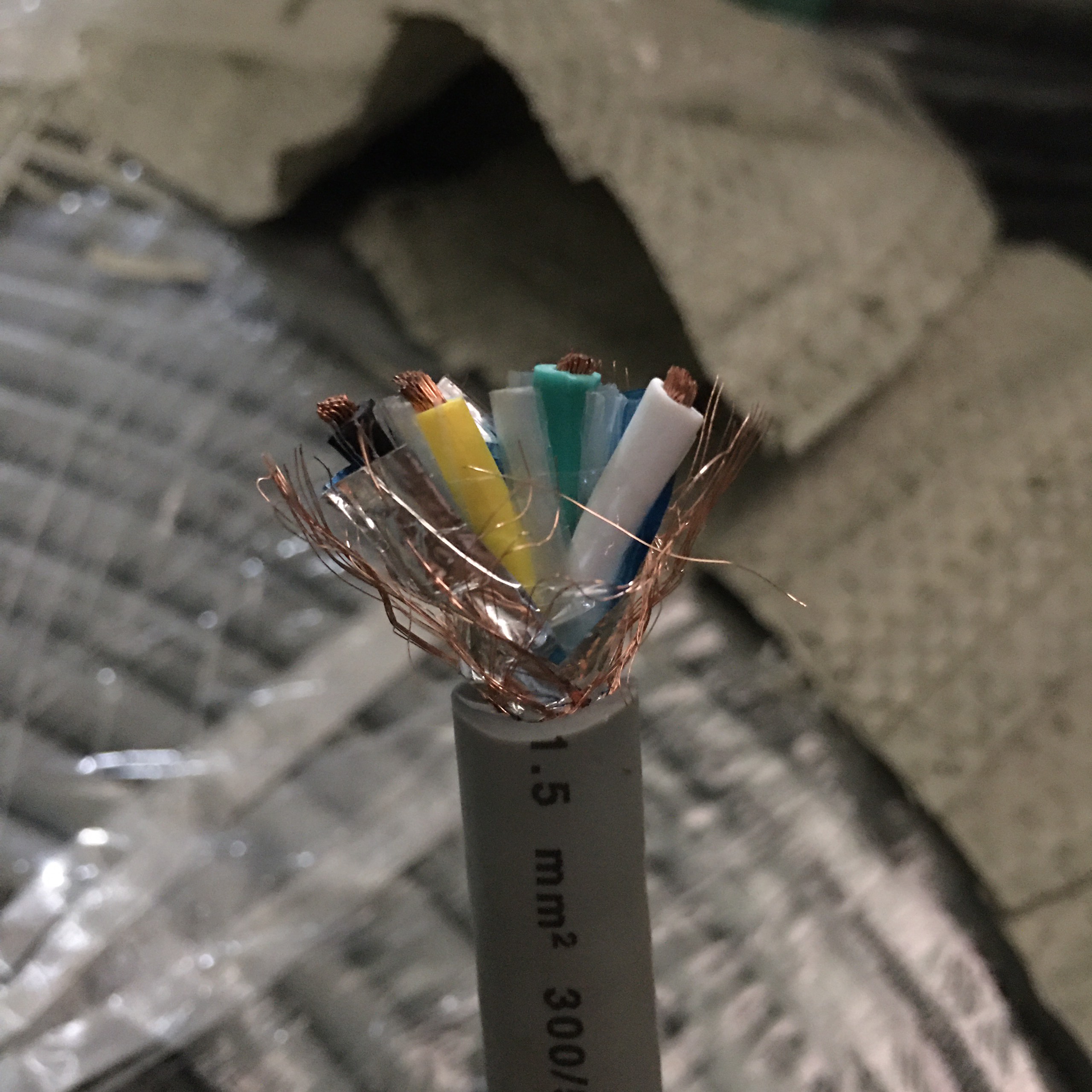 Cáp điều khiển chống nhiễu (có lưới)