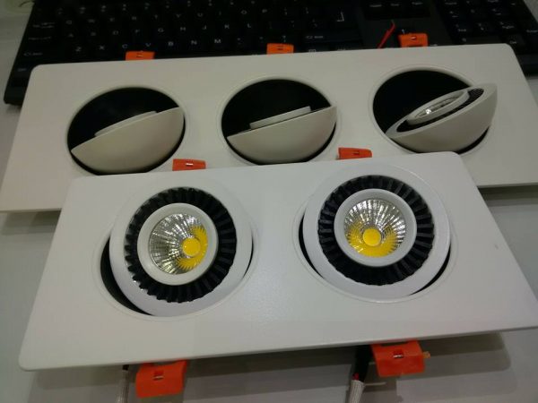Đèn led âm trần đôi xoay 360 độ 7W*2