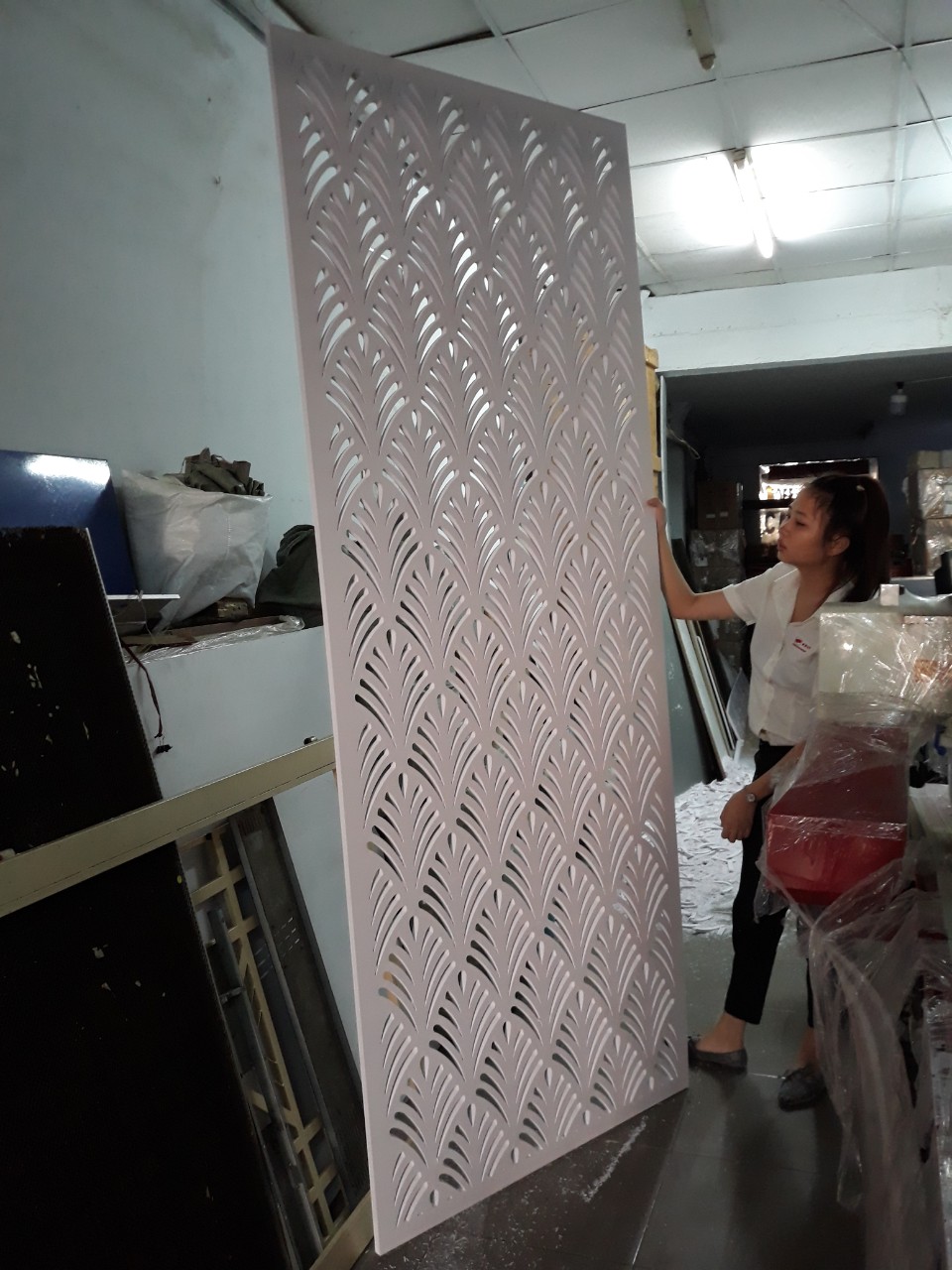 Nhận gia công hoa văn trên tấm nhựa Pima
