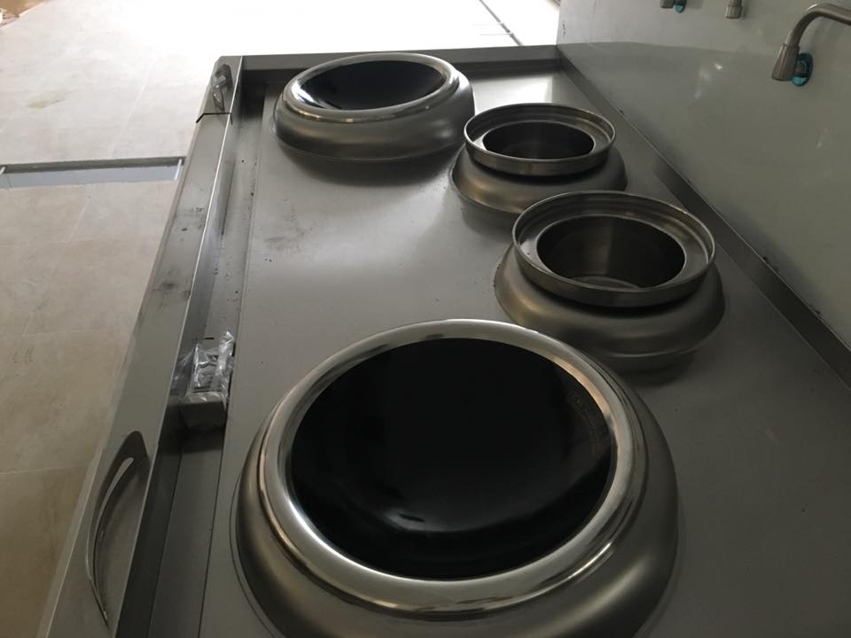Bếp xào điện 4 bếp rất tiện lợi cho công xưởng
