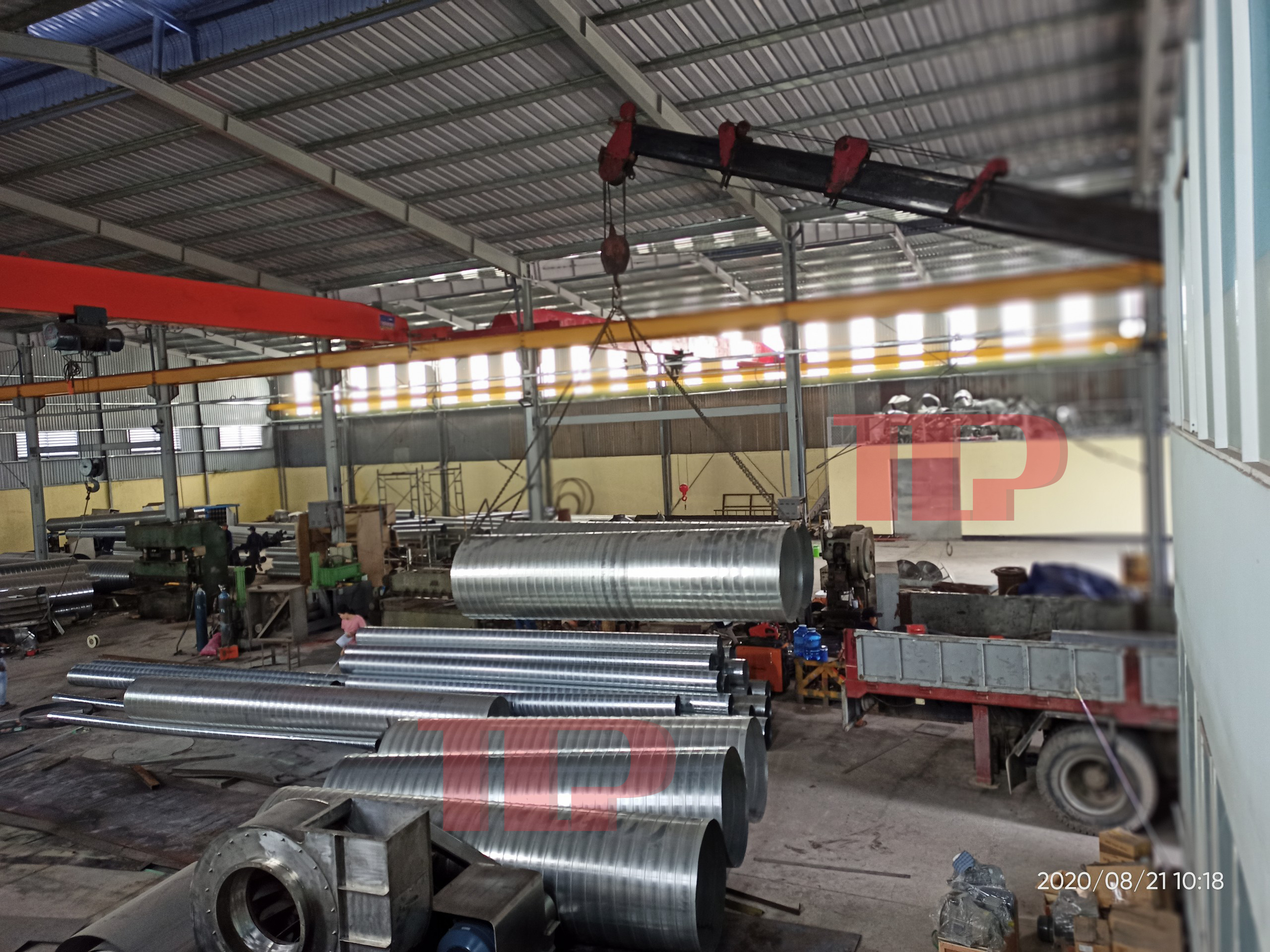 Ống tròn và ống tròn xoắn Phi 125 -1000mm (dày 0.6mm - 1mm)