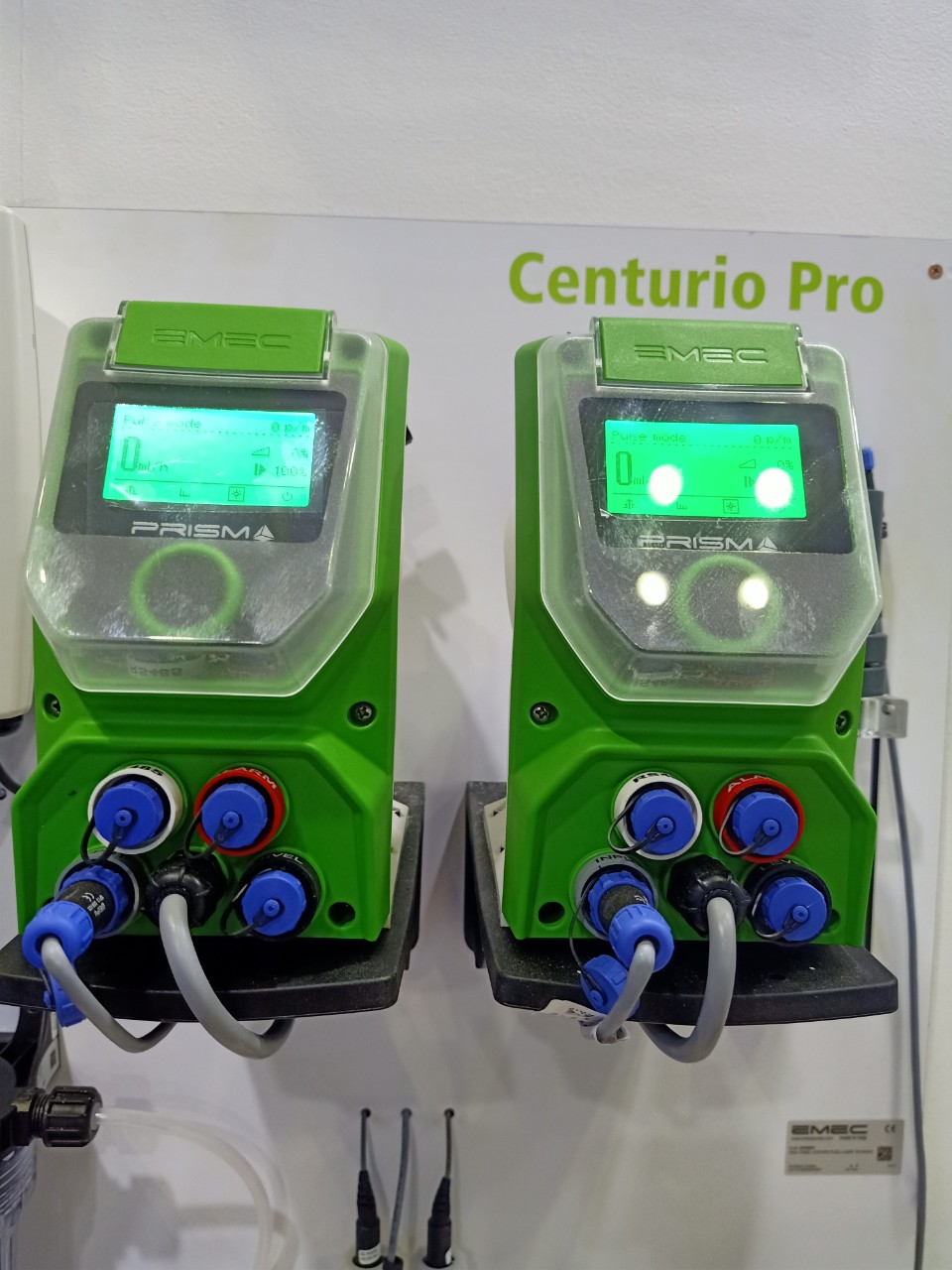 Bơm định lượng Emec hiệu Prisma