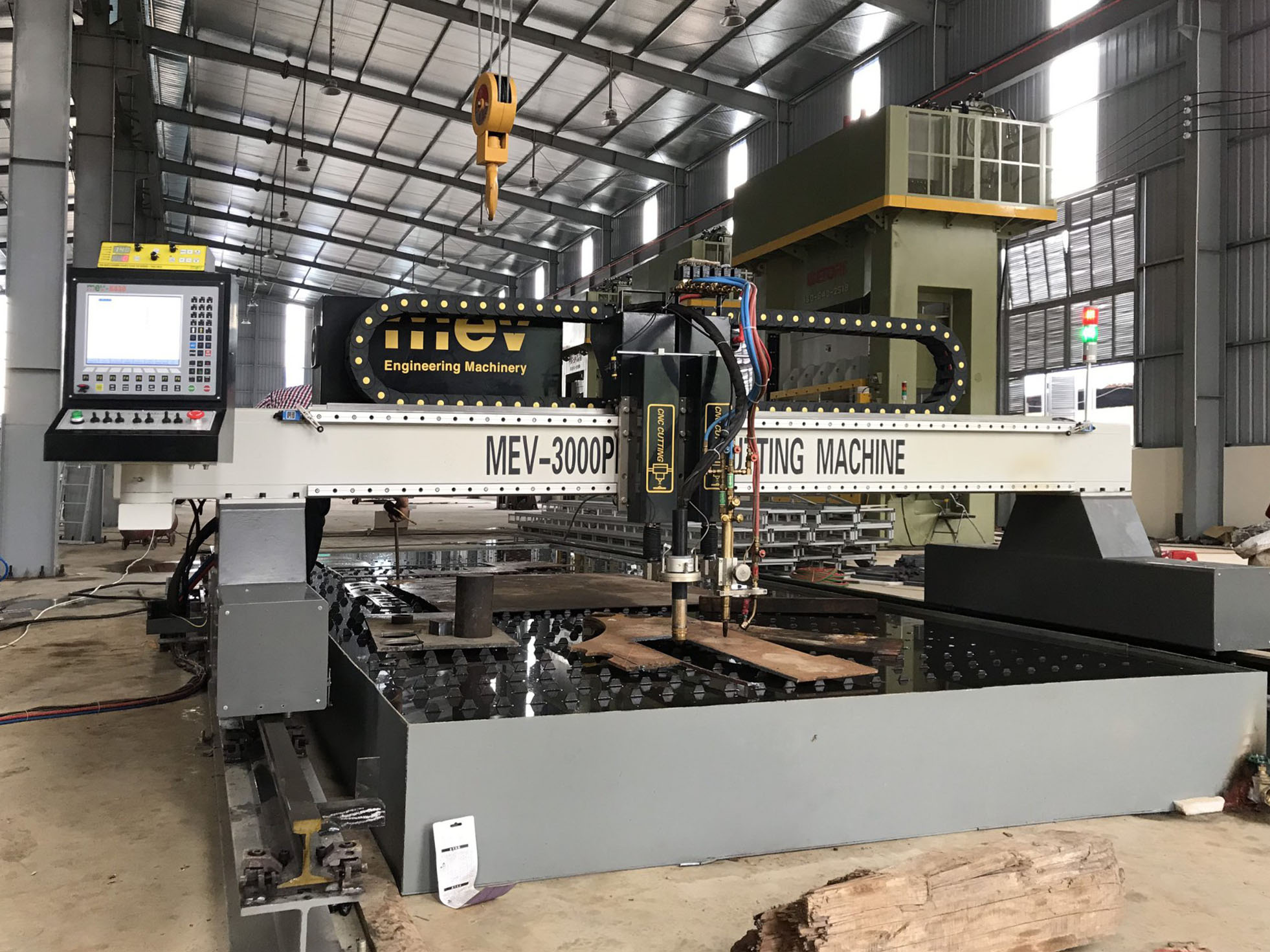 Máy cắt CNC Plasma 3000 Pro MEV