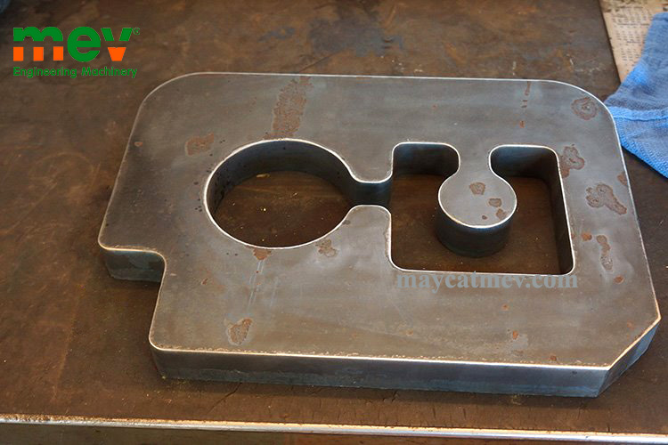 Máy cắt CNC plasma MEV 2060E