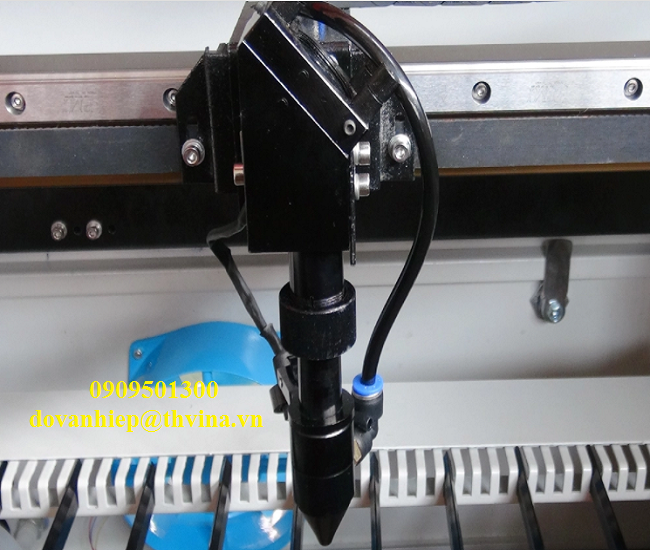 Máy cắt khắc CNC laser CO2 model AKC-1610T