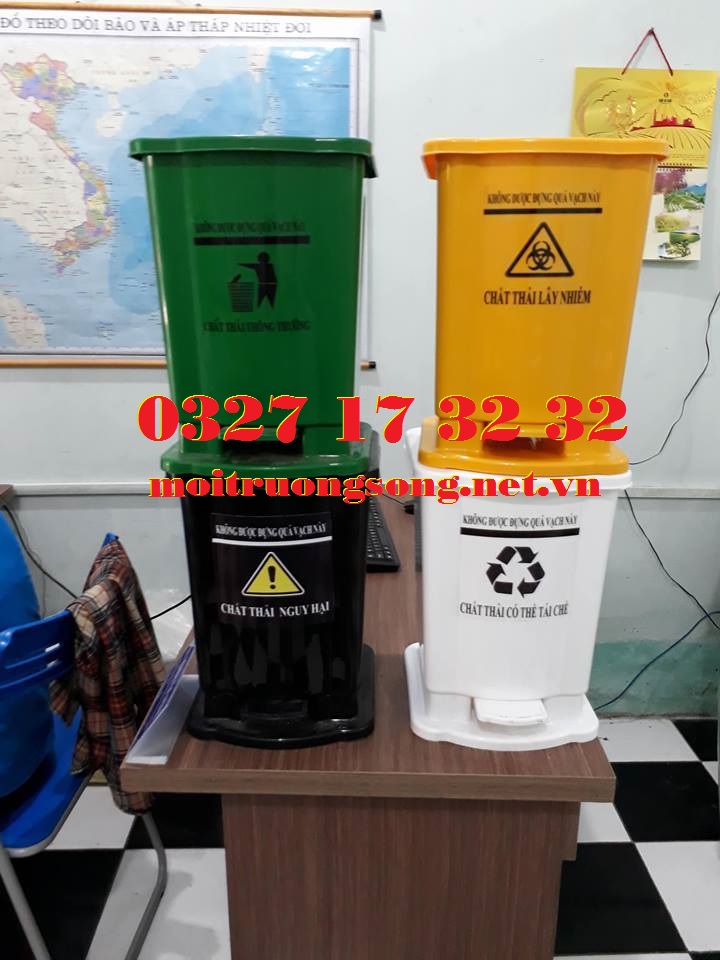 Thùng rác y tế 15 lít đạp chân nhựa HDPE chính phẩm