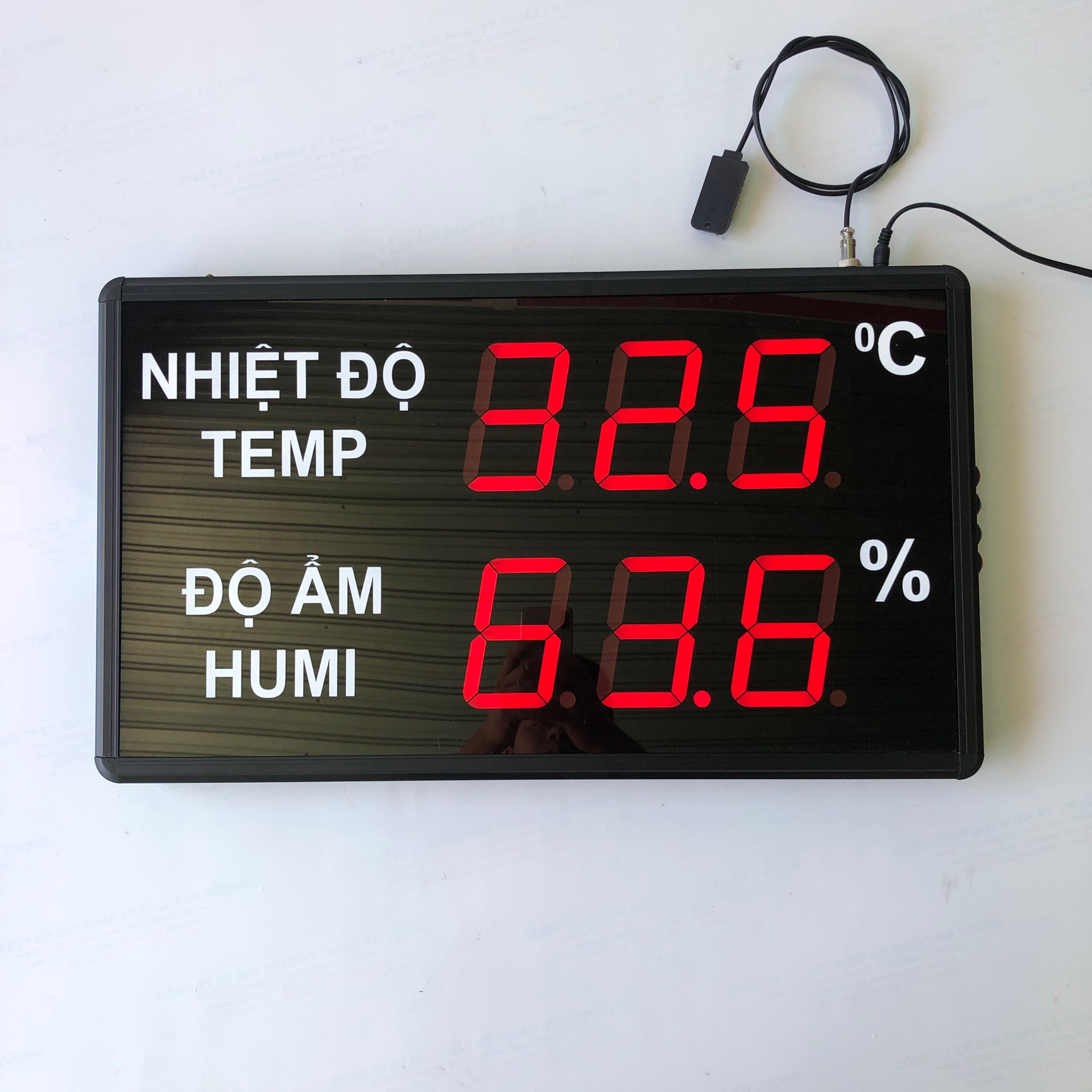 Bảng điện tử hiển thị nhiệt độ độ ẩm AT-THMT