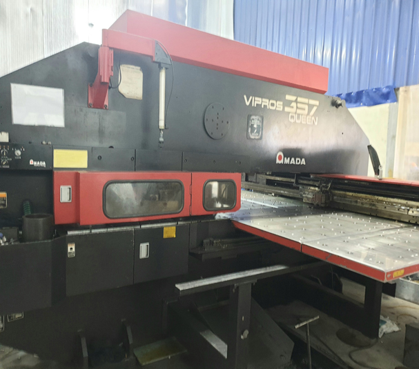 Máy đột Amada 357 Queen
