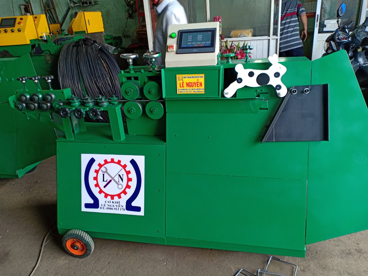 Máy bẻ đai tích hợp bánh xe hoàn toàn tự động