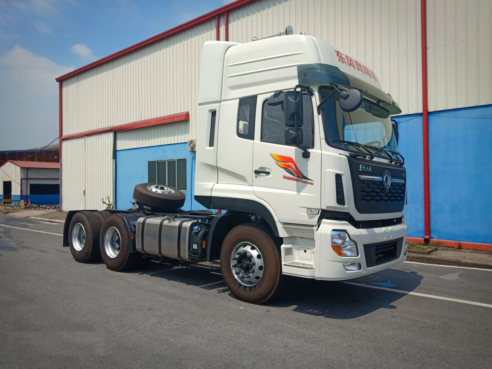 Xe đầu kéo dongfeng 420hp Hoàng Huy 2021