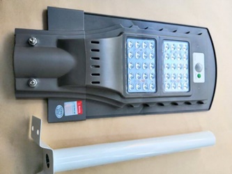 Đèn năng lượng mặt trời liền thể 40W BI-SL1040