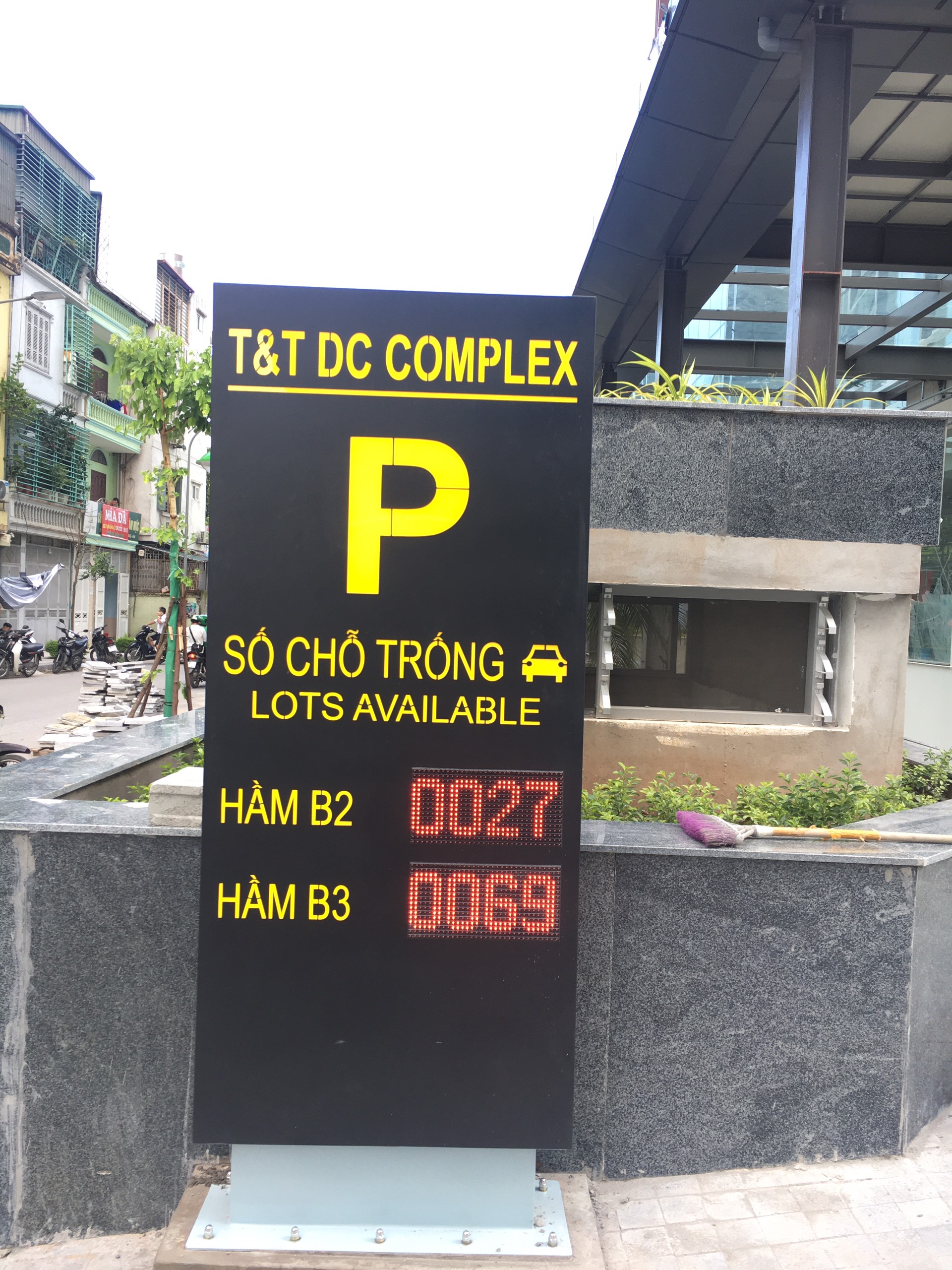 Bảng led ngoài trời dạng đứng KZ-LOV.02