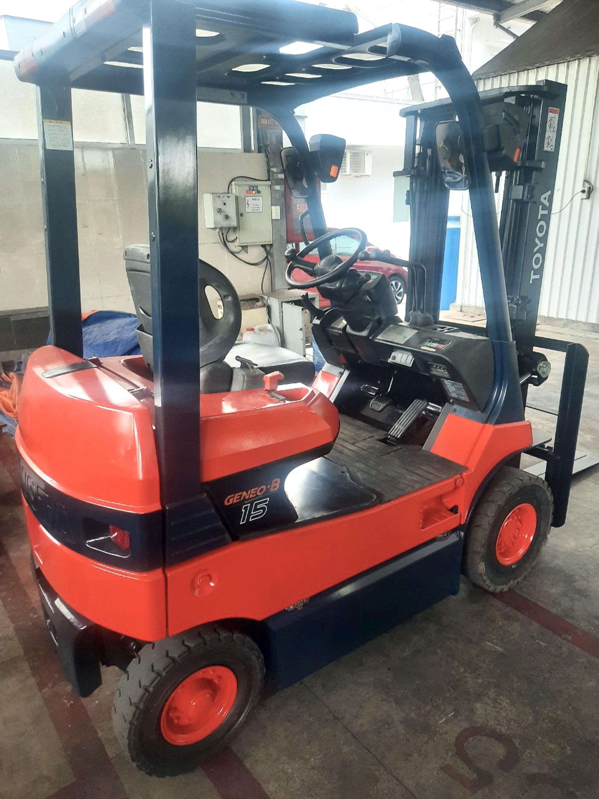 Xe nâng hàng Toyota 1.5T 