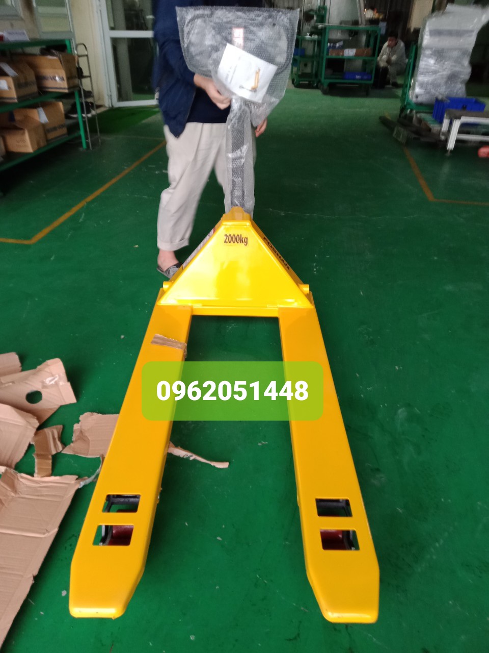 Xe nâng tay 2000kg giá rẻ nhất