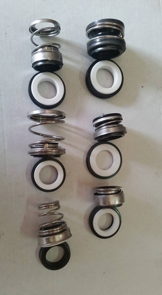 Phớt làm kín cổ trục bơm