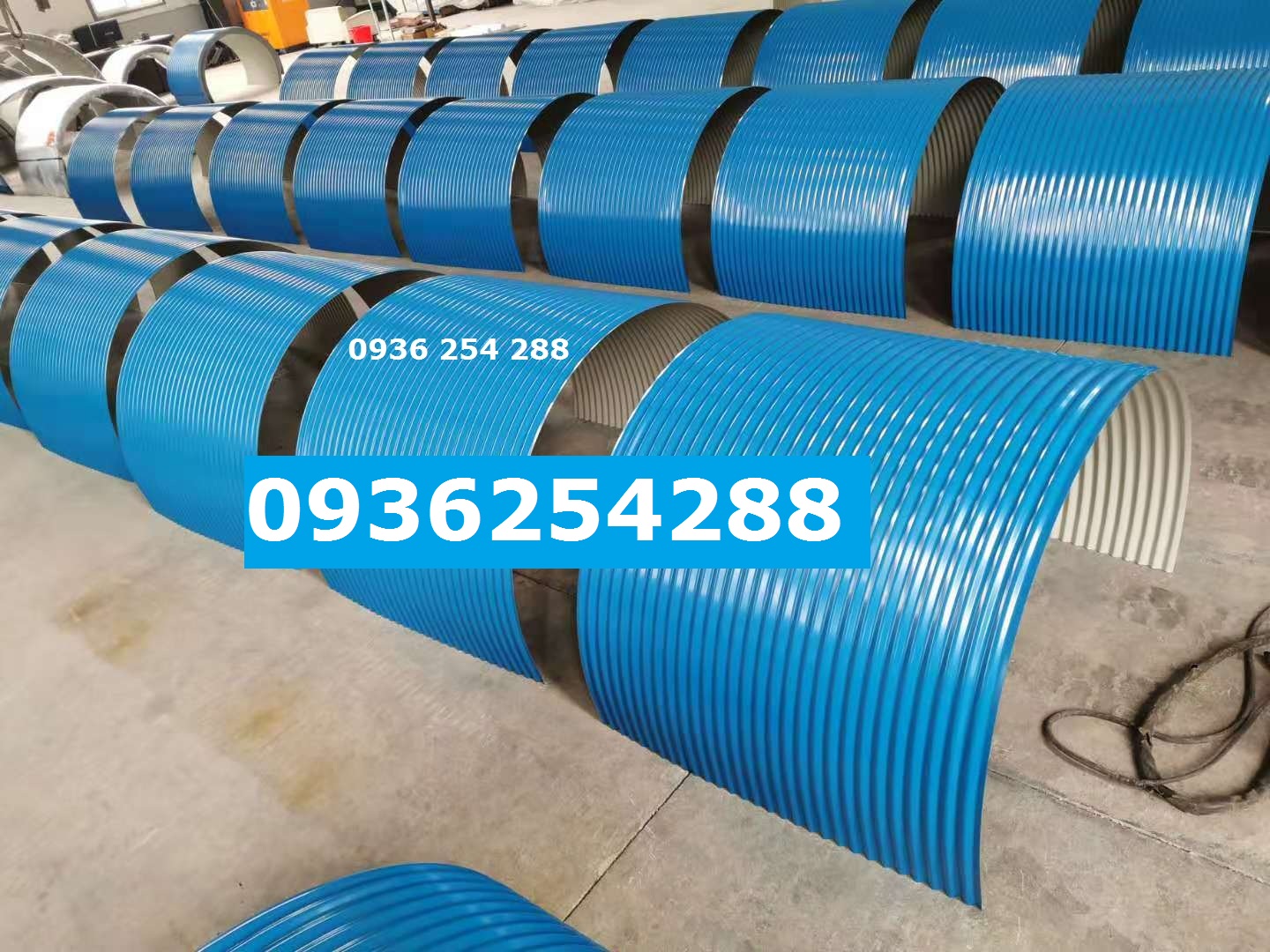 Tấm bao che băng tải- Tôn vòm