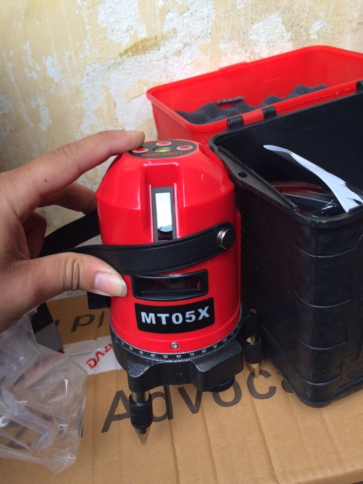 Máy cân bằng laser MT05