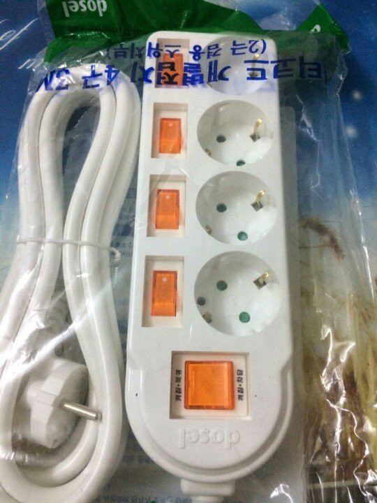 Ổ cắm điện Hàn Quốc 4 lỗ 5 công tắc Dosel DM2221