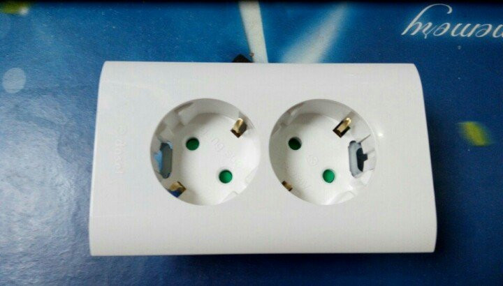 Ổ cắm điện Hàn Quốc âm tường 2 lỗ cắm Dosel (mã DLC2218)