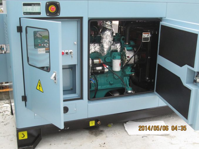Máy phát điện Cummins 40KVA