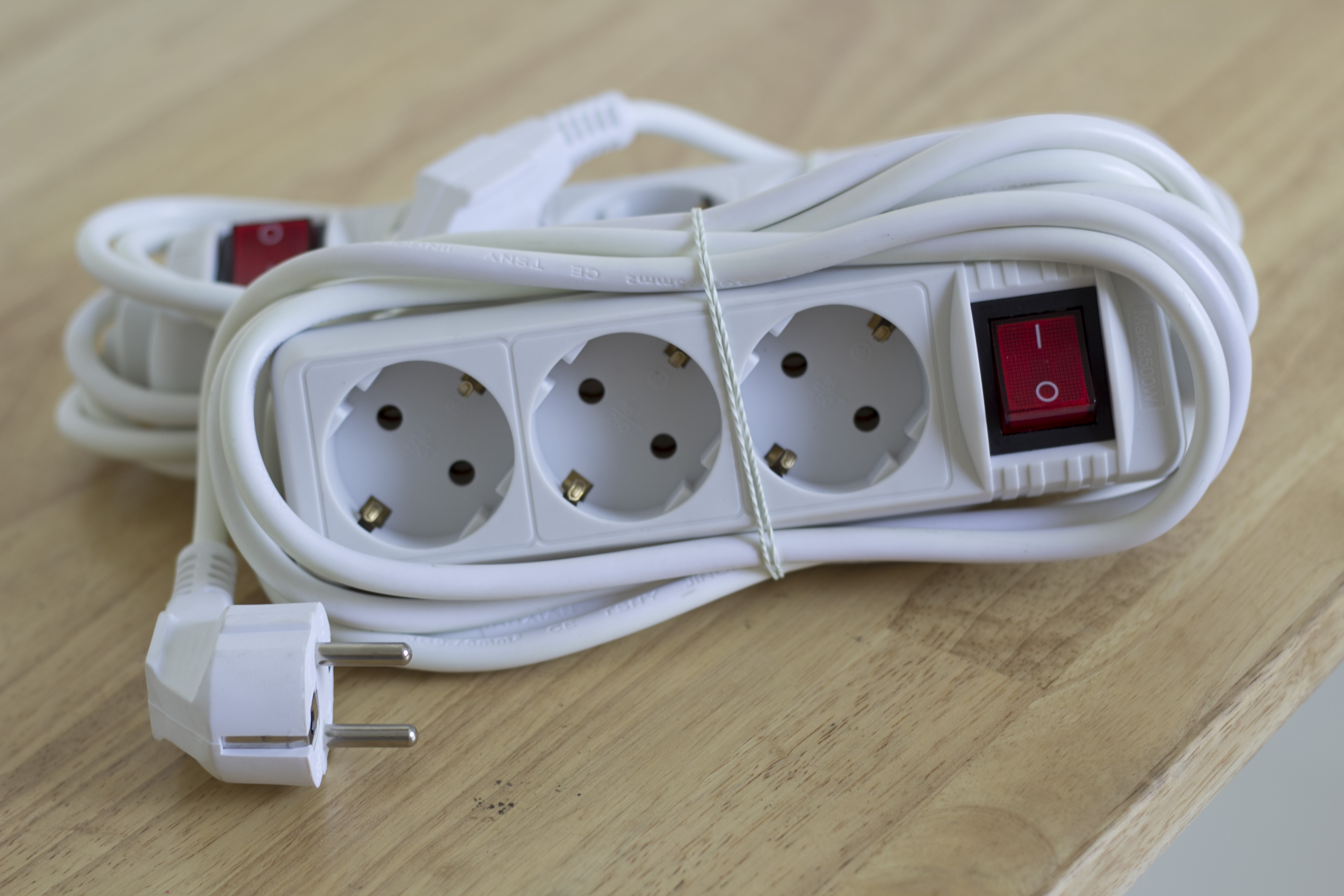 Ổ cắm điện Hàn Quốc 6 lỗ