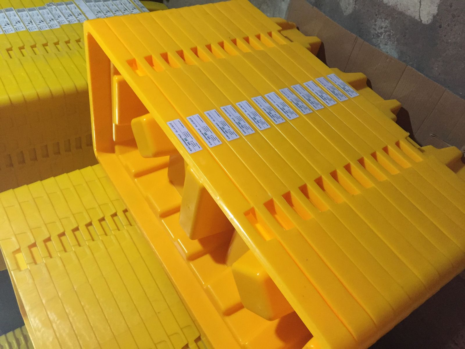 Pallet chống tràn dầu, hóa chất (4 drum spill pallet) BlueSP-4D