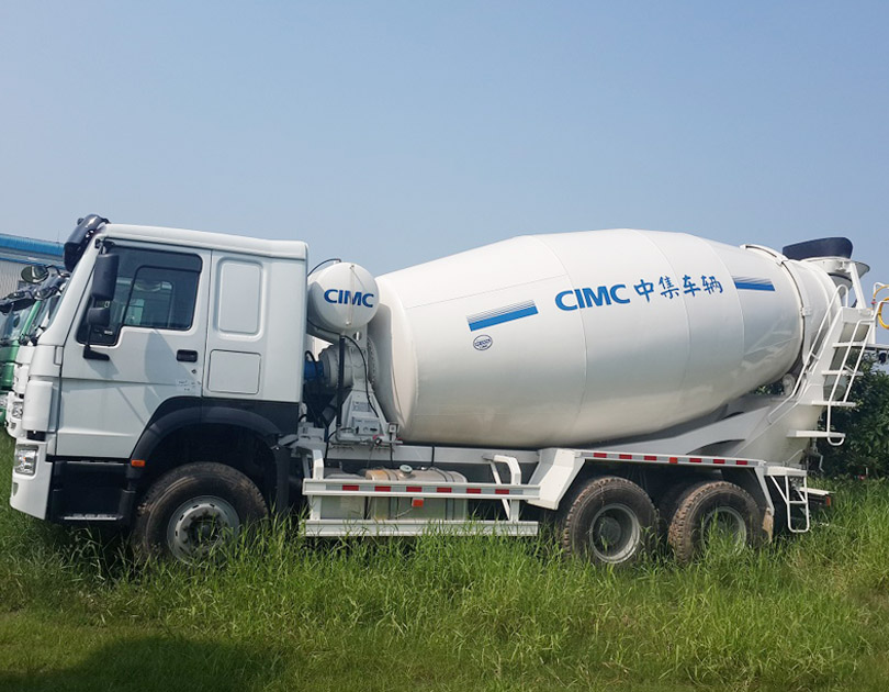Xe trộn bê tông Howo 12 m3, 336Hp, bom trộn CIMC