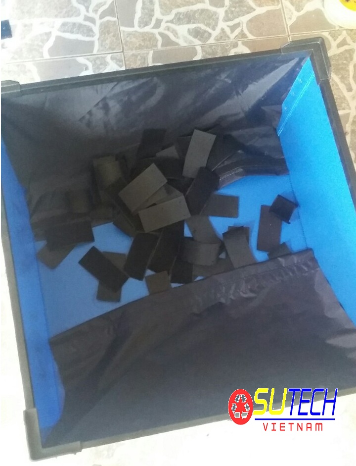 Thùng nhựa PP có màn che chống bụi