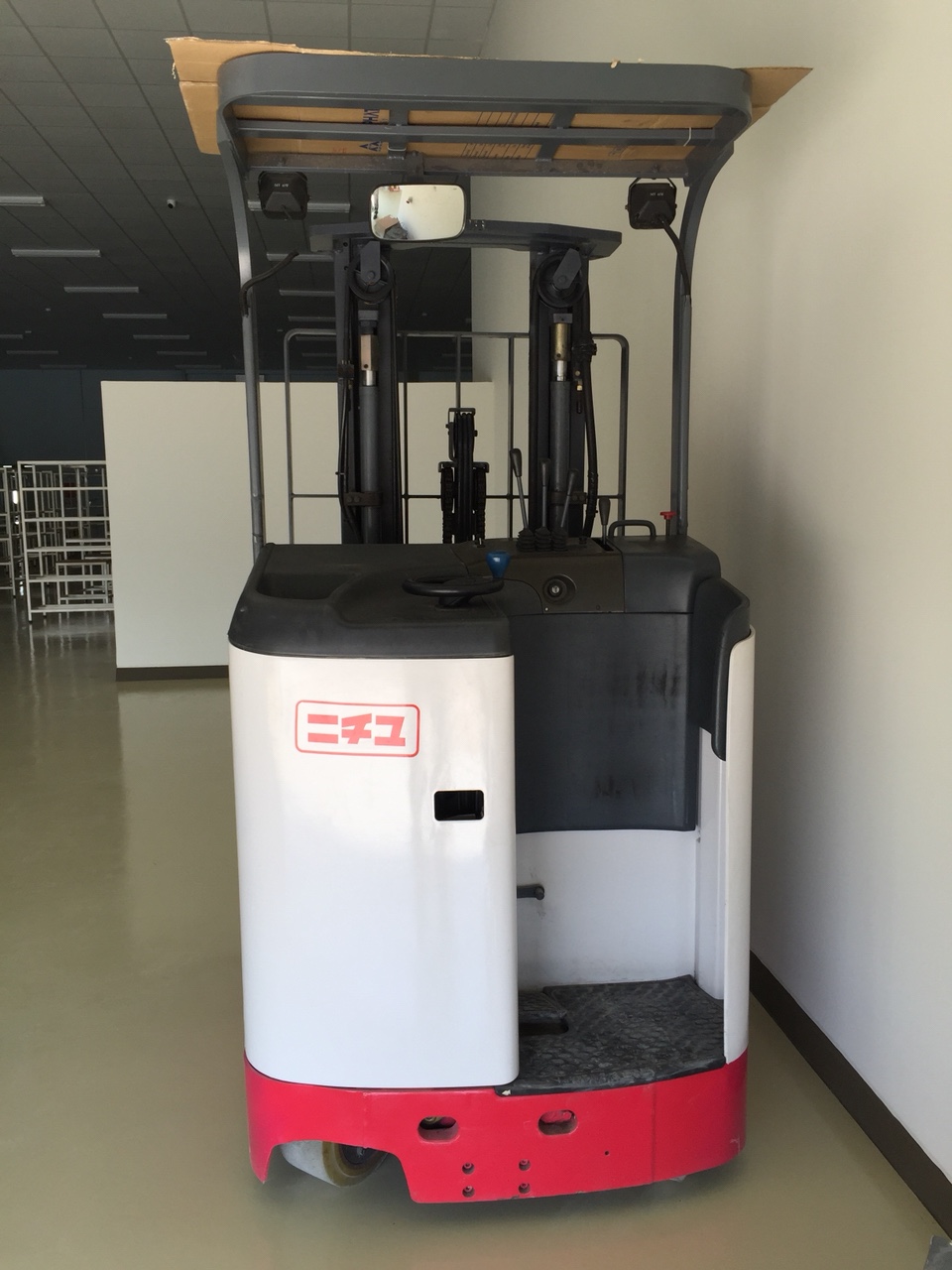 Xe nâng điện đứng lái 1,5 tấn 
