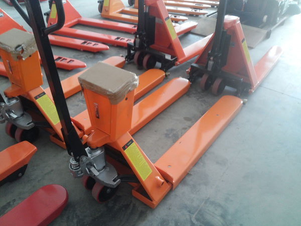 Xe nâng tay gắn cân điện tử