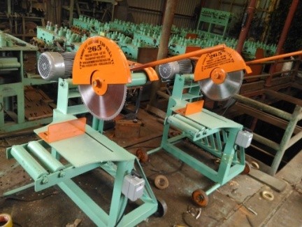 Máy cắt ngang tre nứa