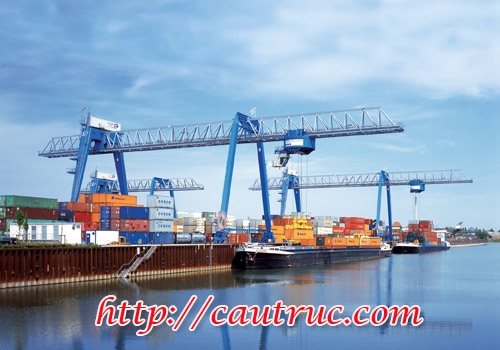 Cầu trục cảng