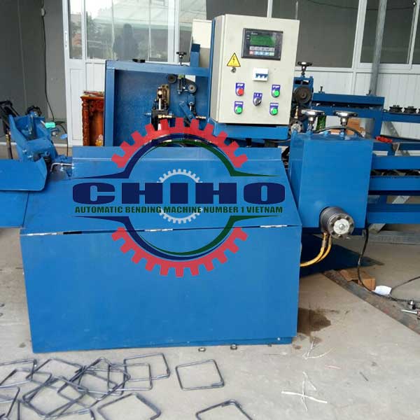 Máy bẻ đai sắt tự động dạng nằm cổ điển