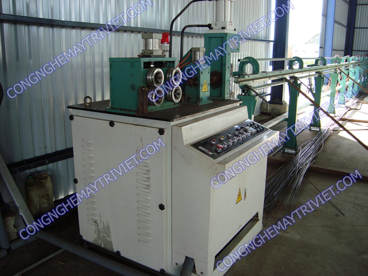 Máy cắt thép tự động