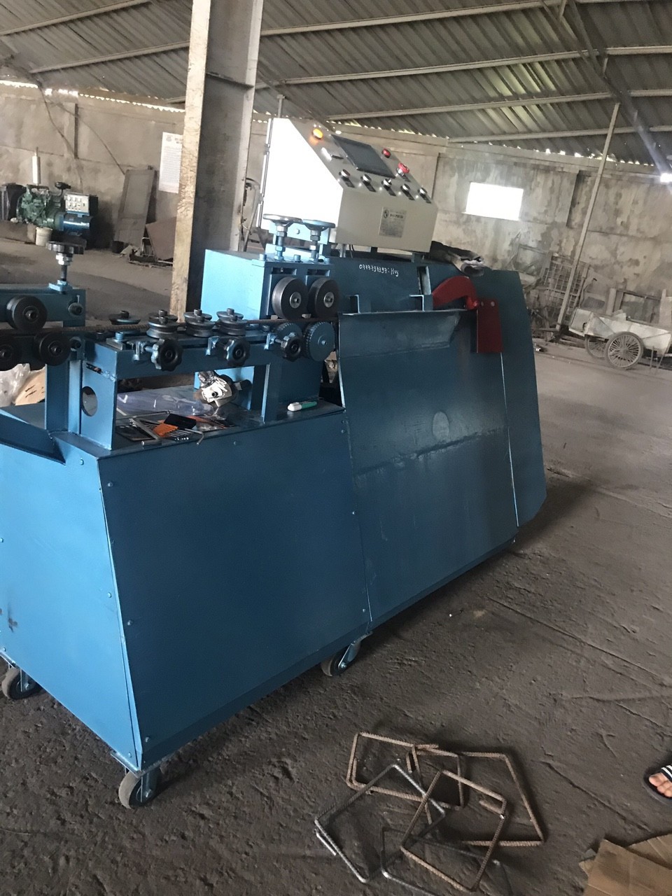 Máy bẻ đai sắt tự động