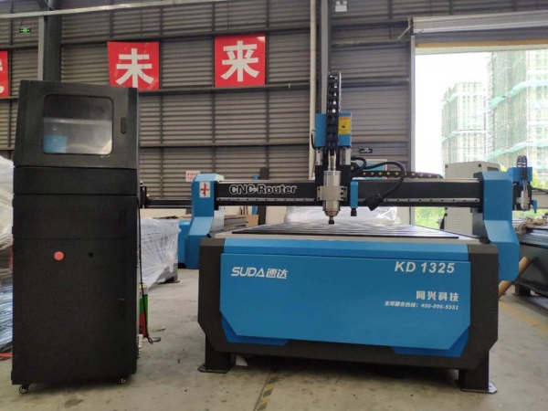 Máy điêu khắc CNC router KD1325 tích hợp CCD camera
