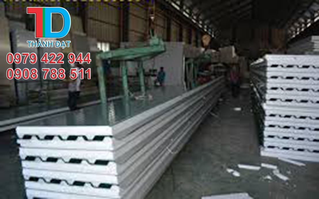 Tôn EPS cách nhiệt chống nóng cho nhà xưởng