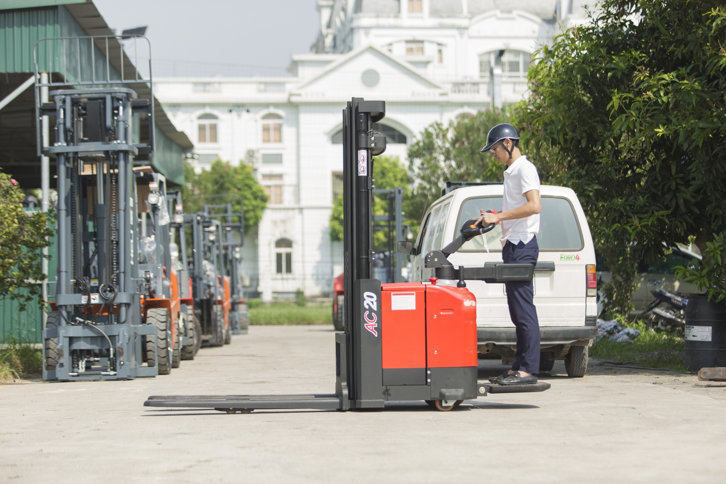 Xe nâng tay cao 1.4 tấn model CTD14- D930
