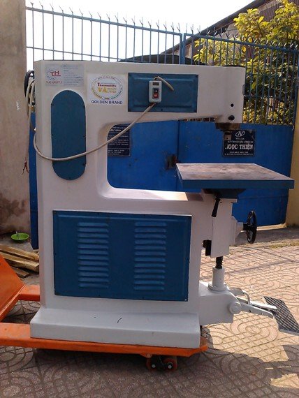 Máy router đứng