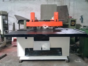 Máy cưa RIPSAW lưỡi dưới