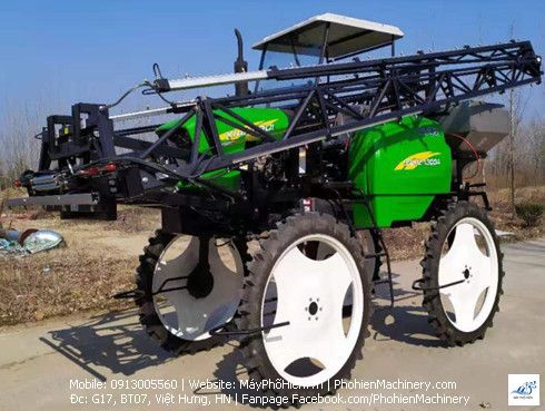 Máy phun thuốc tự hành Đông Phương Hồng 1300 lít