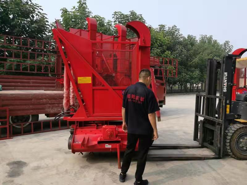 Máy thu hoạch ngô/ cỏ voi sinh khối