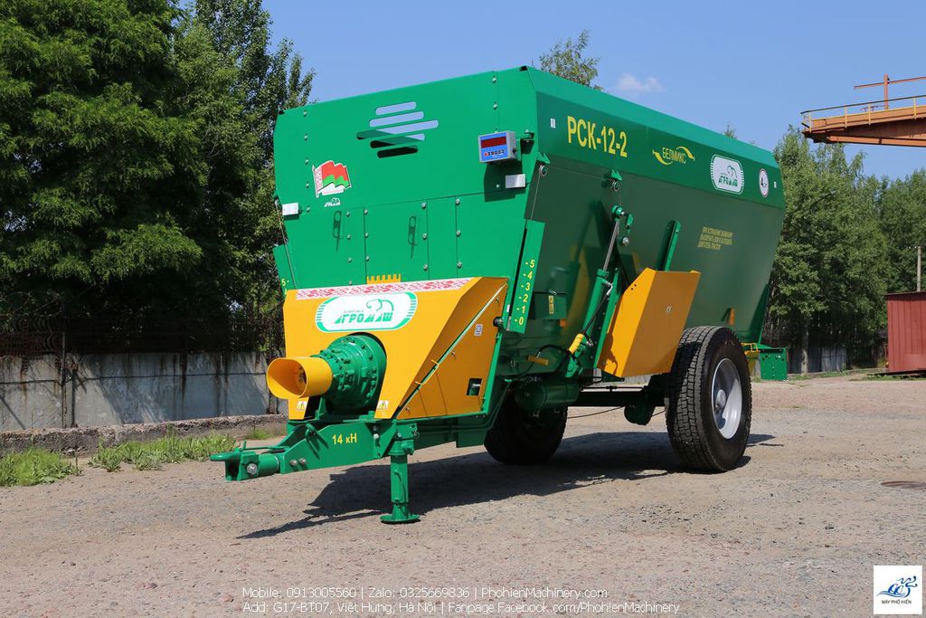  Máy trộn thức ăn TMR cho bò 12m3 trục ngang