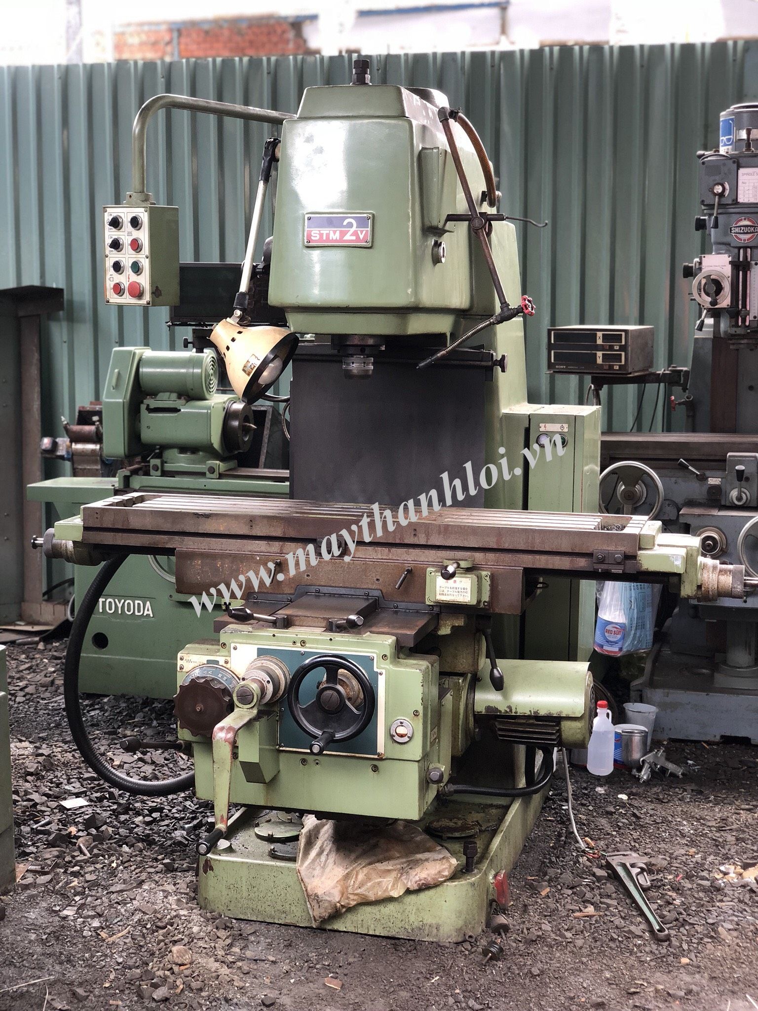 Máy phay OKUMA & HOWA STM 2V